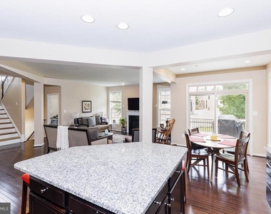 9203 Rice Avenue - Photo Thumbnail 12