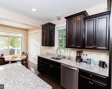 9203 Rice Avenue - Photo Thumbnail 14