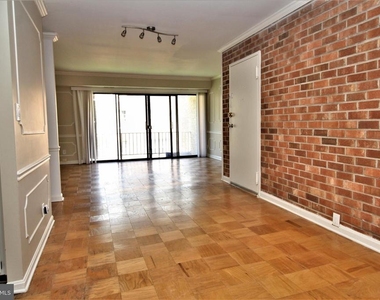 6008 Westchester Park Drive - Photo Thumbnail 6