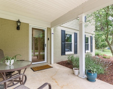 15005 Narrows Lane - Photo Thumbnail 3