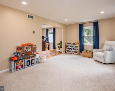 15005 Narrows Lane - Photo Thumbnail 6