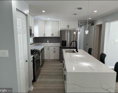 114 Geneva Avenue - Photo Thumbnail 6