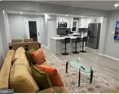 114 Geneva Avenue - Photo Thumbnail 4