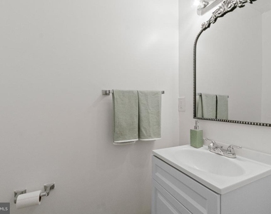 322 Harlan Square - Photo Thumbnail 5