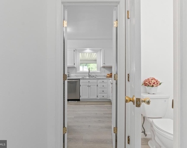 322 Harlan Square - Photo Thumbnail 12