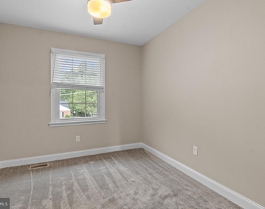 322 Harlan Square - Photo Thumbnail 19