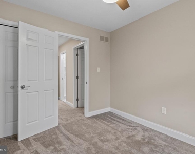 322 Harlan Square - Photo Thumbnail 20