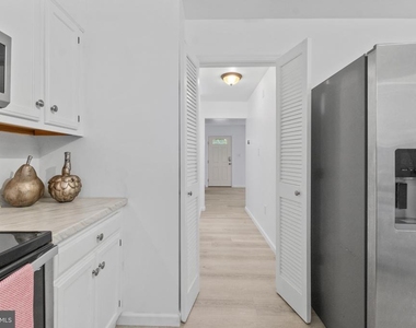322 Harlan Square - Photo Thumbnail 17