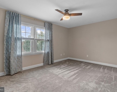 322 Harlan Square - Photo Thumbnail 25