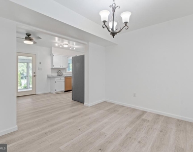 322 Harlan Square - Photo Thumbnail 7