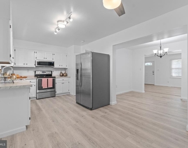 322 Harlan Square - Photo Thumbnail 9