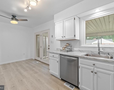 322 Harlan Square - Photo Thumbnail 16