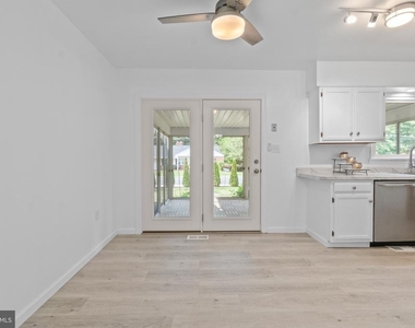 322 Harlan Square - Photo Thumbnail 10