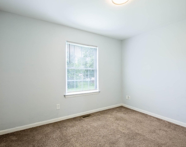 3908 Love Avenue - Photo Thumbnail 12