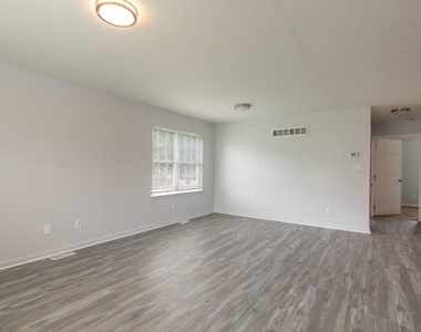3908 Love Avenue - Photo Thumbnail 8