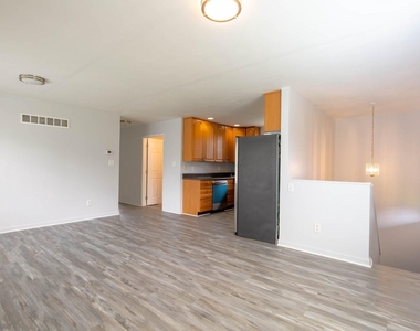 3908 Love Avenue - Photo Thumbnail 4