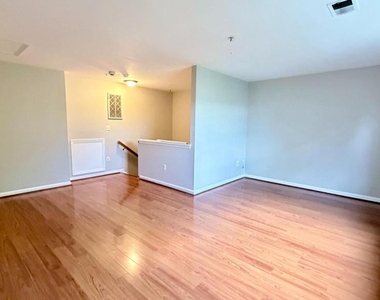 603 Eisenhower Drive - Photo Thumbnail 17