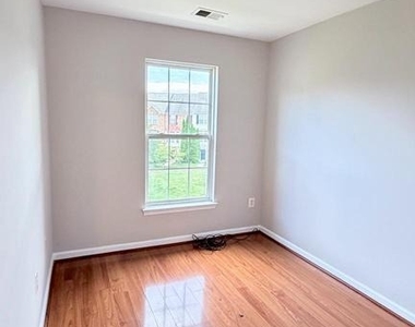 603 Eisenhower Drive - Photo Thumbnail 11