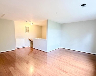 603 Eisenhower Drive - Photo Thumbnail 15