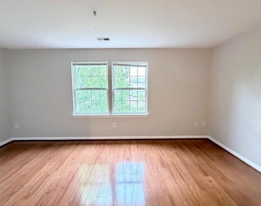 603 Eisenhower Drive - Photo Thumbnail 12