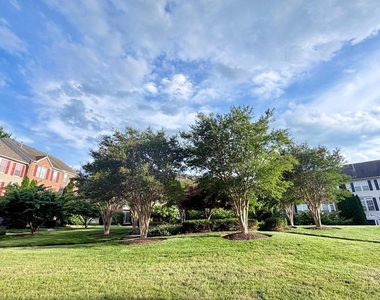 603 Eisenhower Drive - Photo Thumbnail 22