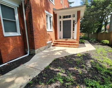 316 Upper College Terrace - Photo Thumbnail 1