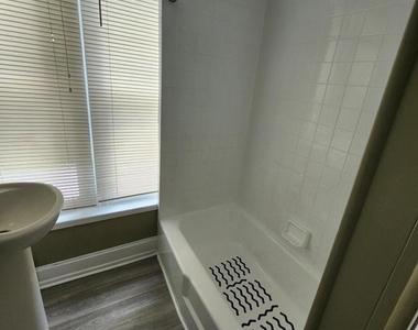 316 Upper College Terrace - Photo Thumbnail 9