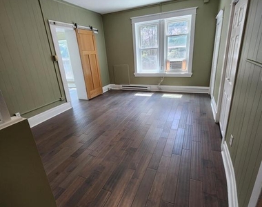 316 Upper College Terrace - Photo Thumbnail 7