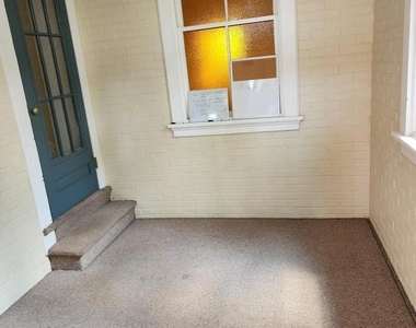 316 Upper College Terrace - Photo Thumbnail 2