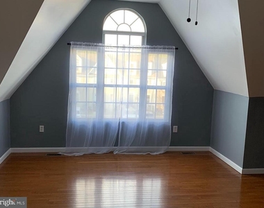 9528 Sea Gull Court - Photo Thumbnail 8