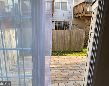 9528 Sea Gull Court - Photo Thumbnail 5