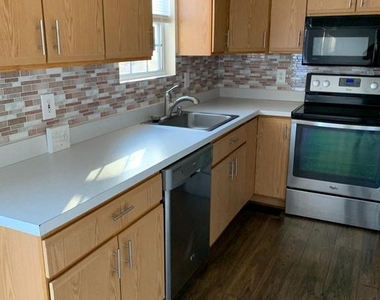 9528 Sea Gull Court - Photo Thumbnail 3