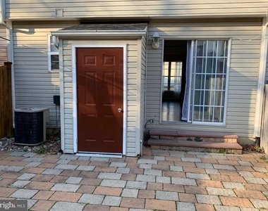 9528 Sea Gull Court - Photo Thumbnail 6