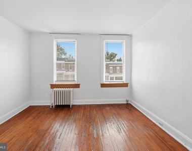3202 Cliftmont Avenue - Photo Thumbnail 8
