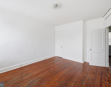 3202 Cliftmont Avenue - Photo Thumbnail 6