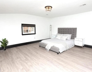 606 Cathedral Street - Photo Thumbnail 5