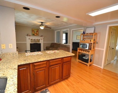 1527 Snug Harbor Road - Photo Thumbnail 4