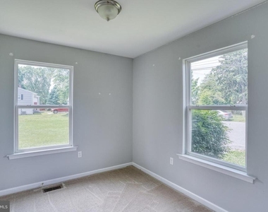203 Hamilton Street - Photo Thumbnail 13