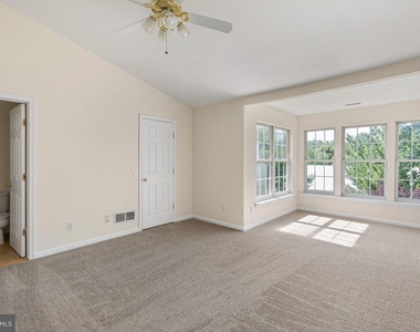 22 Crenshaw Court - Photo Thumbnail 12