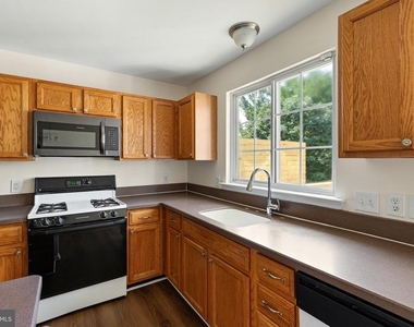 22 Crenshaw Court - Photo Thumbnail 4