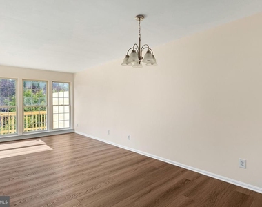 22 Crenshaw Court - Photo Thumbnail 9