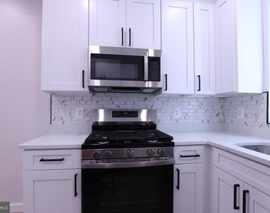 2039 Rosedale Street Ne - Photo Thumbnail 3