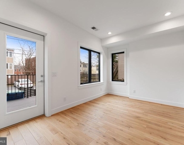 2217 40th Street Nw - Photo Thumbnail 3