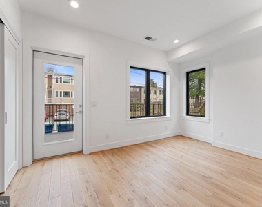 2217 40th Street Nw - Photo Thumbnail 8