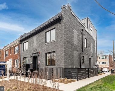 2217 40th Street Nw - Photo Thumbnail 14
