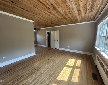 1301 S 10th Street - Photo Thumbnail 1