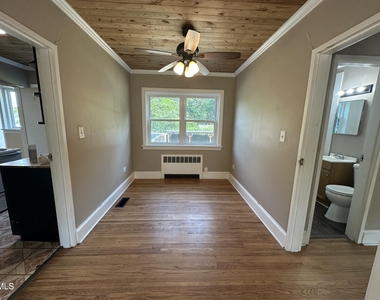 1301 S 10th Street - Photo Thumbnail 5