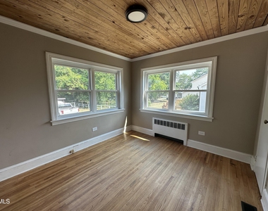 1301 S 10th Street - Photo Thumbnail 2