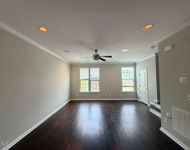 112 Brier Summit Place - Photo Thumbnail 3