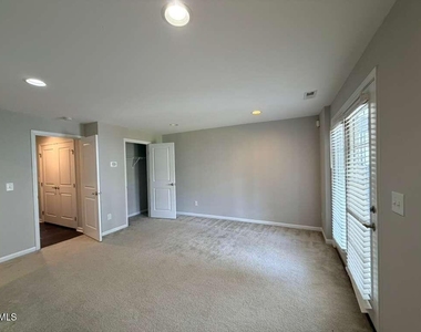 112 Brier Summit Place - Photo Thumbnail 11